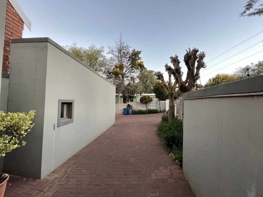 3 Bedroom Property for Sale in Pentagon Park Free State